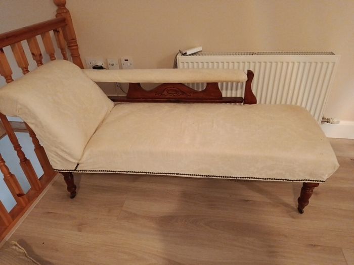 chaise lounge