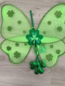 brand new st.petricks wings and magic wand set