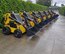 Delano S360 skid steer loader:
