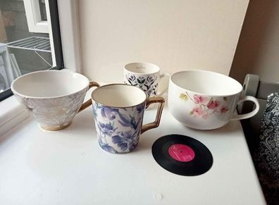 Mugs & Vinyl Coaster