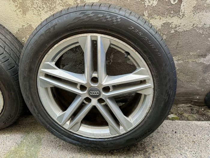 Audi Q5 2018 Alloys with good tyres