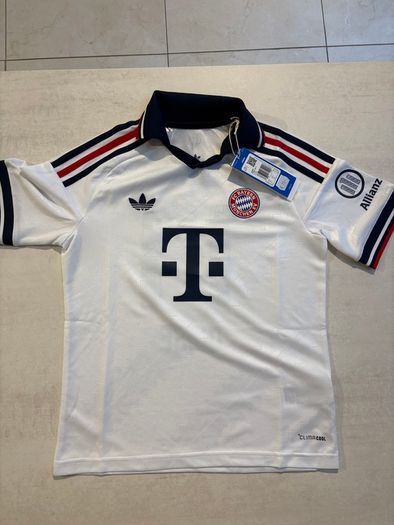 Bayern Munich football jersey