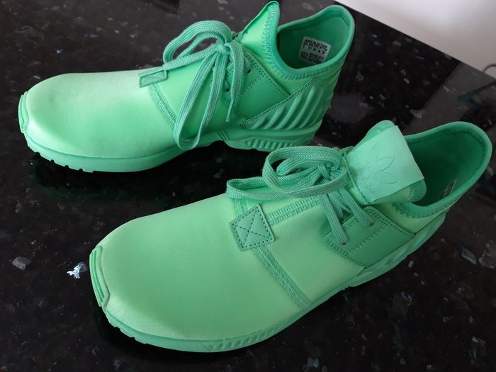 adidas UK 5.5 like NEW!