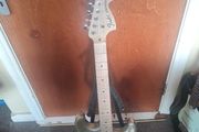 Fender Strat Replica (squier Standard)