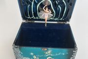 vintage musical jewellery box