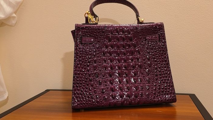 beautiful hand/shoulder bag