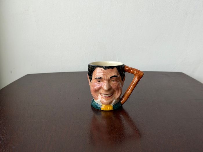 Character face mug