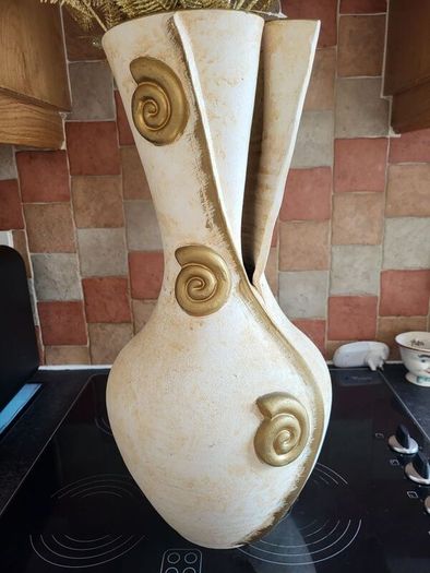 Cream vase