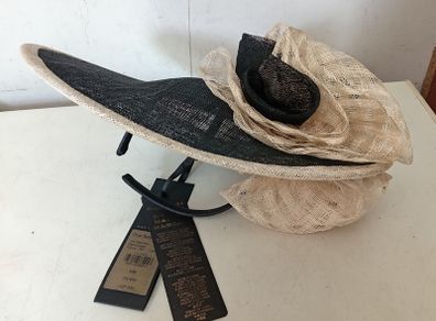 Black and Cream? Headpiece
