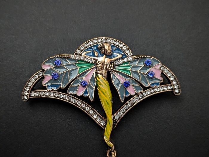 Art Nouveau Vintage Style Angel Lady Wings Fairy Pearl Brooch Pin