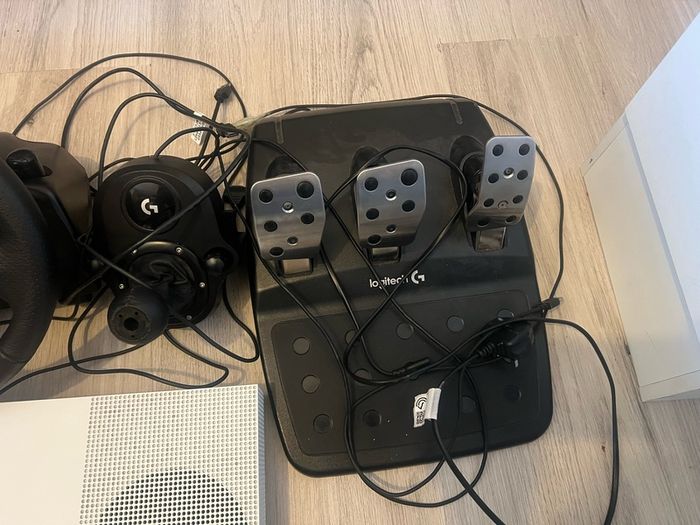 Xbox 1 S With G920