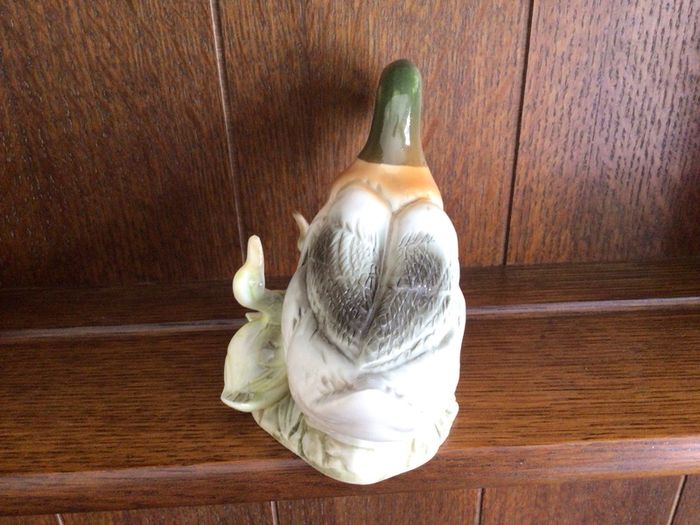 Vintage Duck Ornament W ducklings