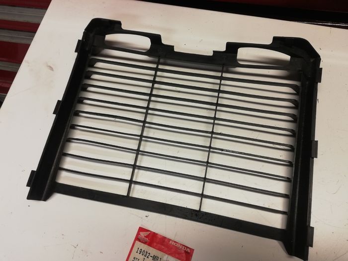 Honda VF700 VF750 Magna Radiator grill NEW