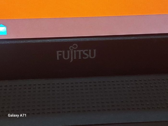 Fujitsu Lifebook Stylistic Series, Model A1530,  Intel Core i5-1035G1 CPU, 1.19GHz, 8GB Ram, 300GB SSD, Windows 10, Microsoft Edge, Chrome and VLC