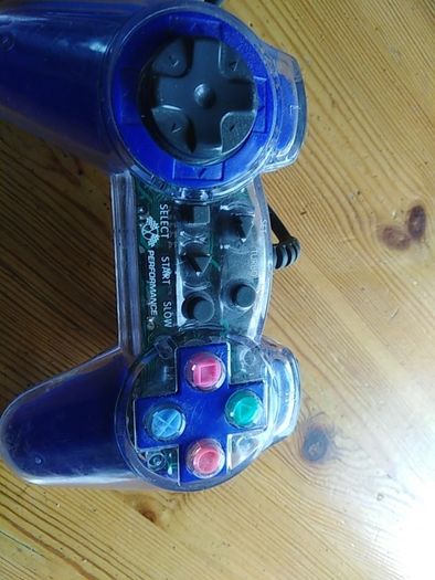 2 controllers PlayStation 20 each or 35 for both