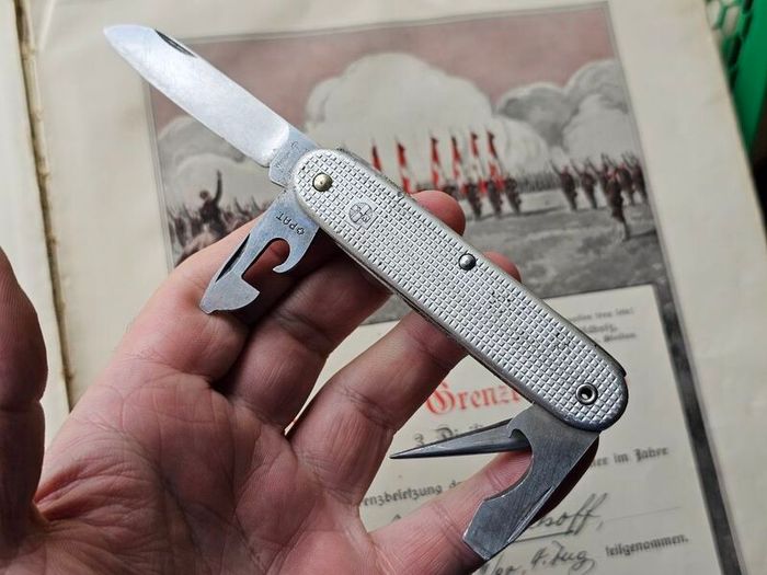Vintage Wenger Alox Soldier Original Swiss Army Knife Issued year 1972 Discontinued Model Collectable
