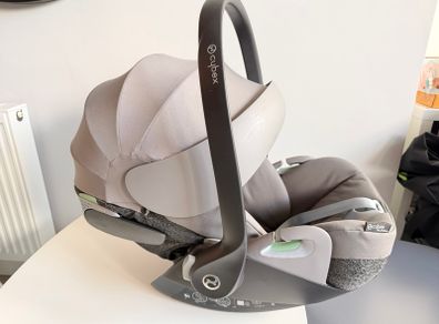 Cybex Cloud T i-Size Infant Car Seat with Isofix base