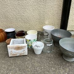 Flower pot / planter bundle - suit reseller or car booter