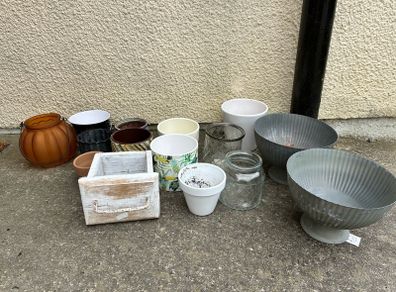 Flower pot / planter bundle - suit reseller or car booter