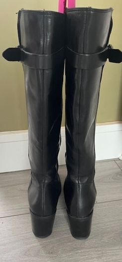Clarks Black Leather Boots Knee High.  Ladies Size Uk 6.5  / Eu 40  In excellent lightly used Condition.