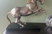 horse statue
