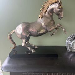 horse statue