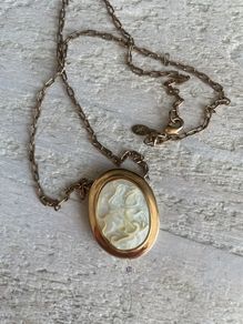 Vintage Hand Carved Mother of Pearl Cameo Pendant