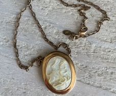 Vintage Hand Carved Mother of Pearl Cameo Pendant