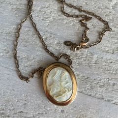 Vintage Hand Carved Mother of Pearl Cameo Pendant