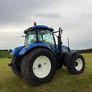 New Holland T6070 tractor Image 10