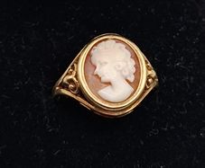 Vintage 9ct cameo ring