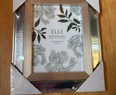 Brand New photo Frame for sale. 6X8"
