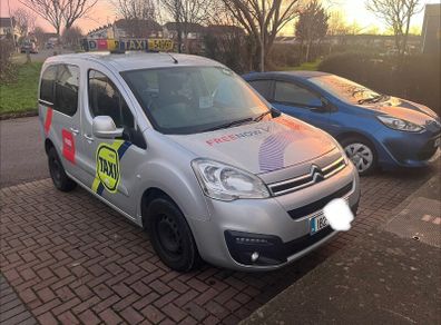 Taxi for rent Automatic