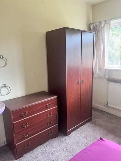 bedroom wardrobe & chest of drawers