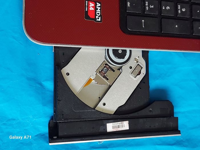 HP Pavillion, Red, AMD A4-5000 APU wiyj Radeo HD Graphics, 1.5GHz,  4GB Ram, 700GB HDD, Windows 10, Microsoft Edge, Chrome