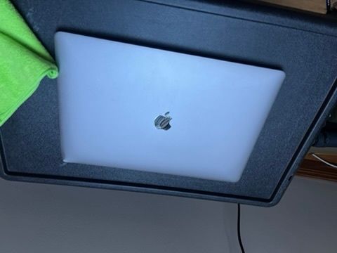 Macbook Pro 15 2018 - 250GB 16GB Ram