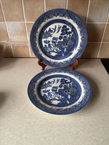 2 Churchill England 2 Dinner Willow plates 10.4"