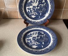 2 Churchill England 2 Dinner Willow plates 10.4"