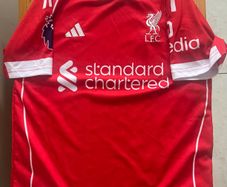 Liverpool jersey xs