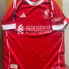 Liverpool jersey xs