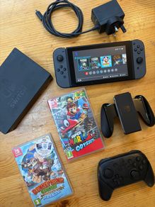 Nintendo Switch, pro controller and games