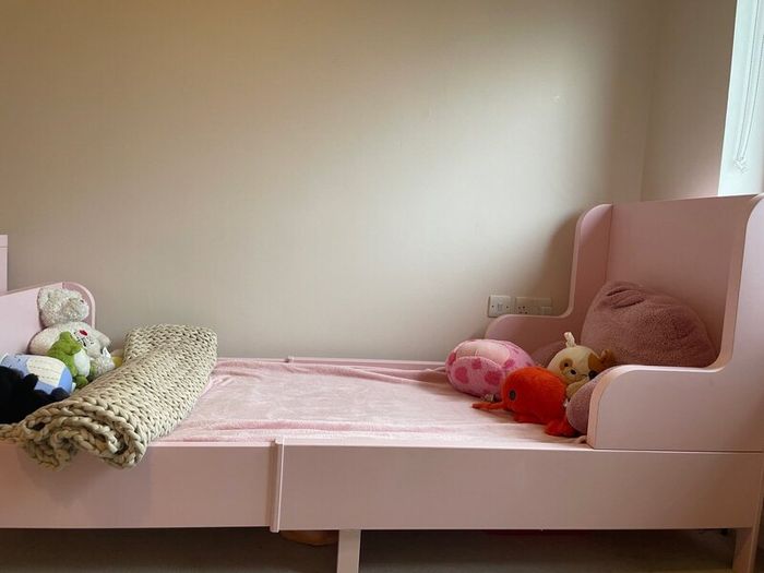 Girls extendable ikea bed FREE, must collect