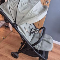 zummi light weight stroller