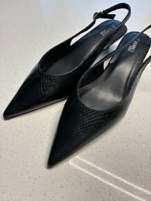 Kitten heel shoes