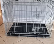 Collapsible metal dog crate