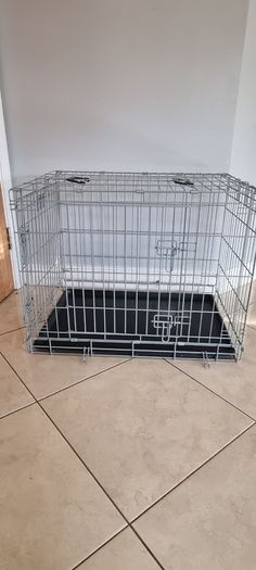 Collapsible metal dog crate