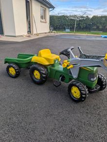 Rally Toys John Deere pedal tractor