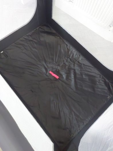 Snoozelite Miniuno travel cot.