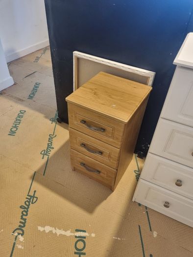Bedside lockers