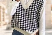 V-neck knitted sweater vest, size S